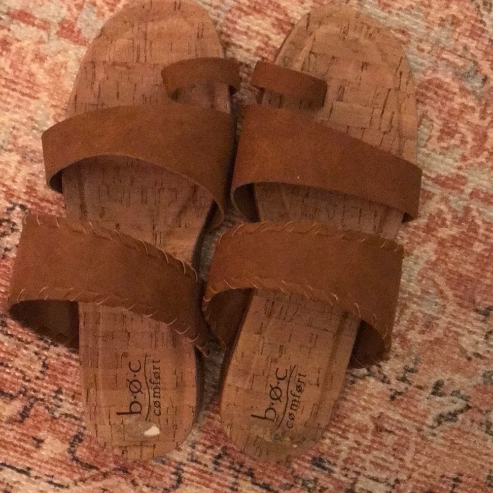 Sandals 3️⃣ piece for $10 sell